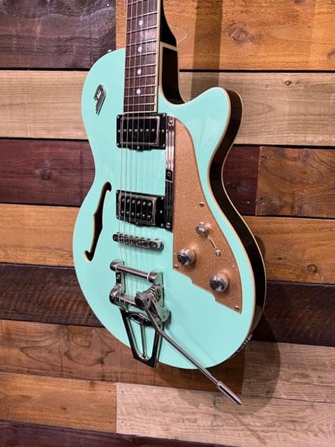 Duesenburg TV Starplayer In Surf Green