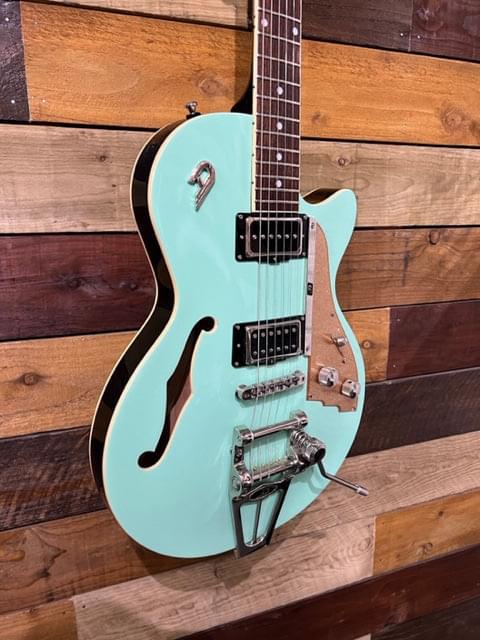 Duesenburg TV Starplayer In Surf Green