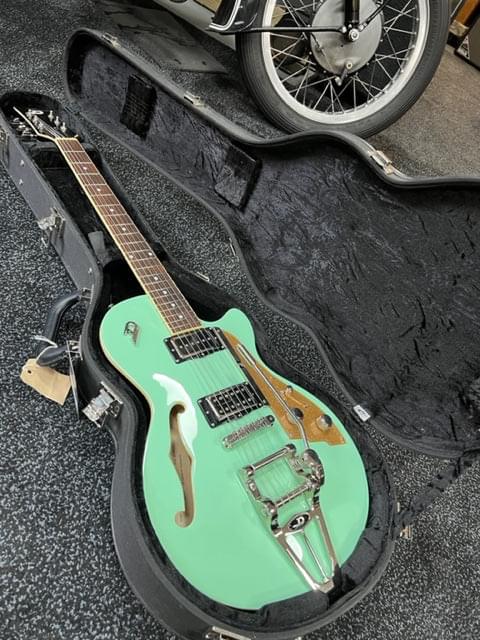 Duesenburg TV Starplayer In Surf Green