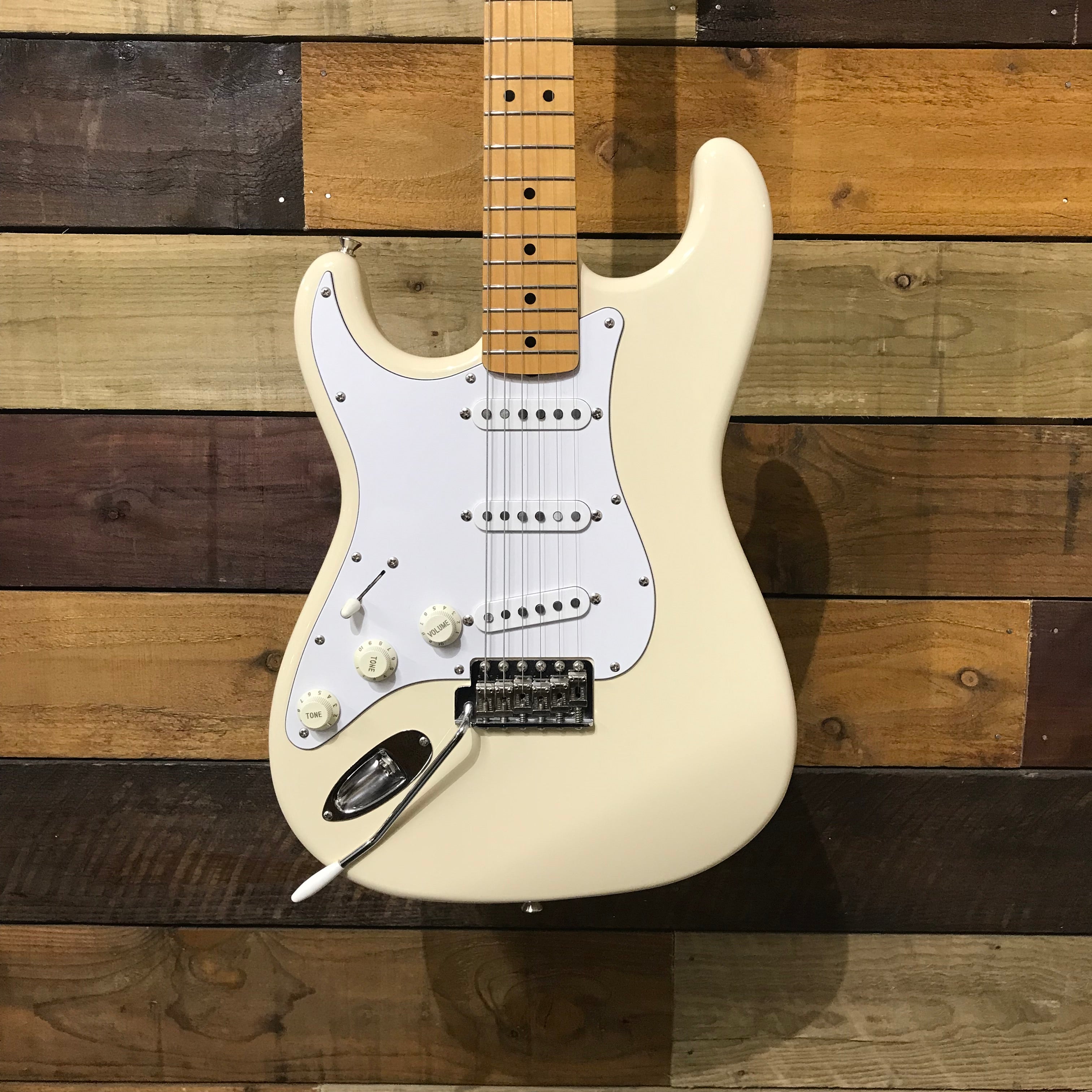Fender ST-68 Stratocaster Japan Olympic White 2004 – MotoMusic