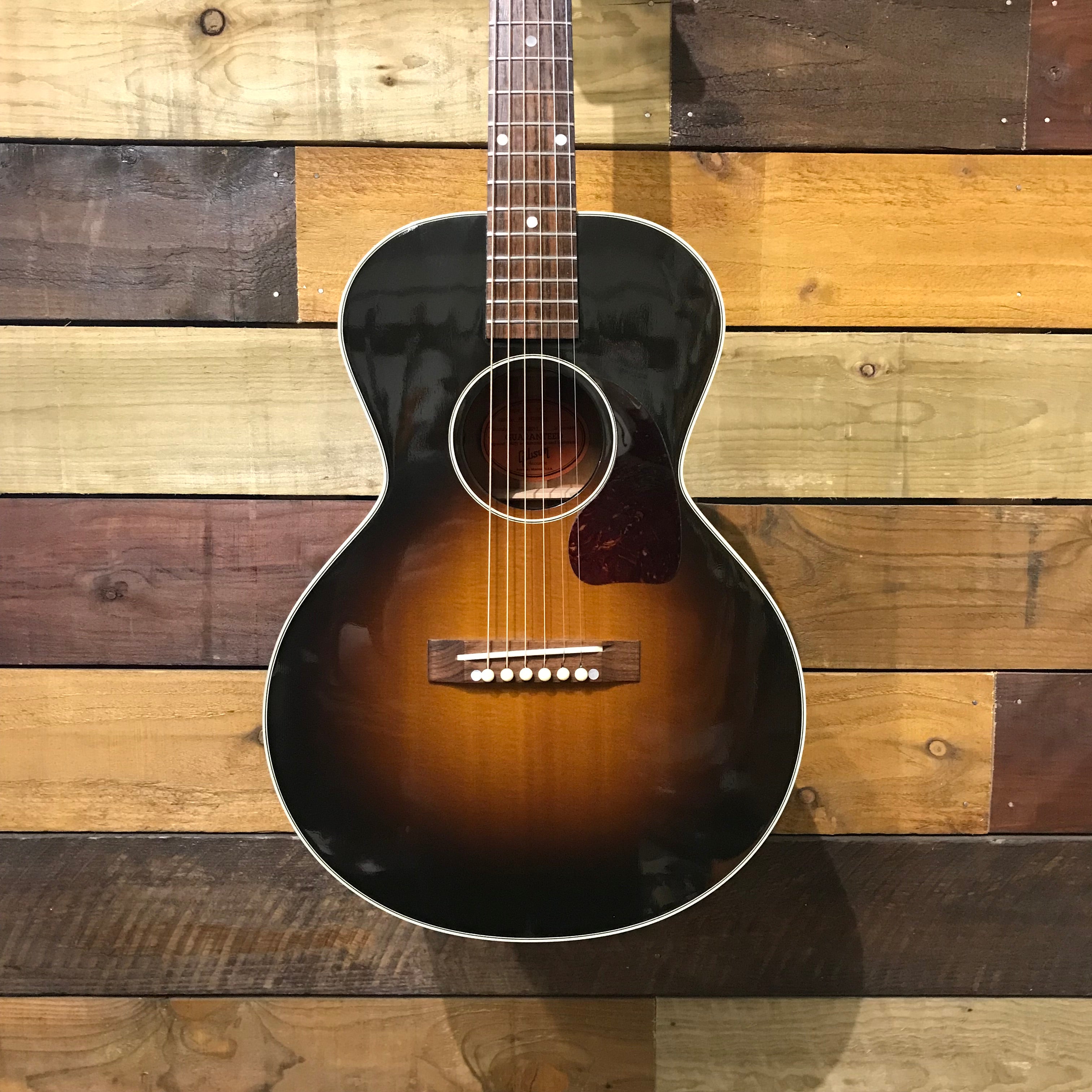 Gibson model LG-2 Arlo Guthrie 3/4 Sunburst 2008 – MotoMusic