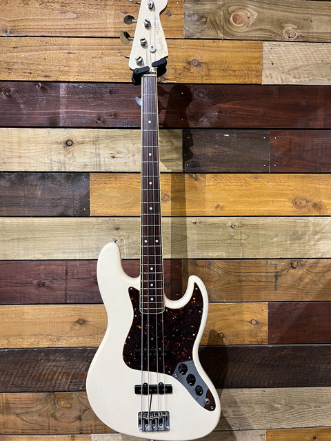 Fender 60's Jazz Bass Japan Vintage White Matching Headstock 2004