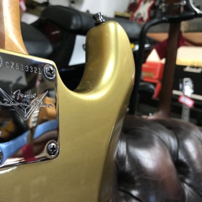 Fender Custom Shop Custom Classic Stratocaster in Aztec Gold 2009