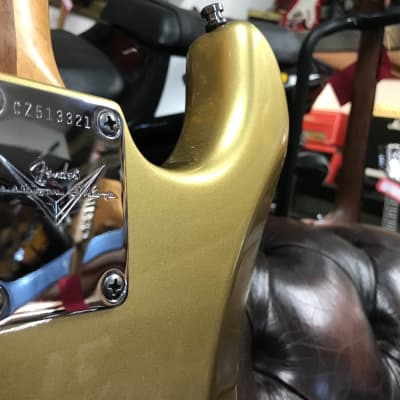 Fender Custom Shop Custom Classic Stratocaster in Aztec Gold 2009