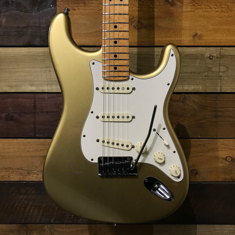 Fender Custom Shop Custom Classic Stratocaster in Aztec Gold 2009