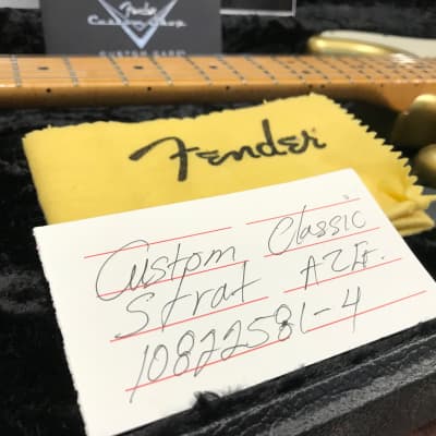 Fender Custom Shop Custom Classic Stratocaster in Aztec Gold 2009